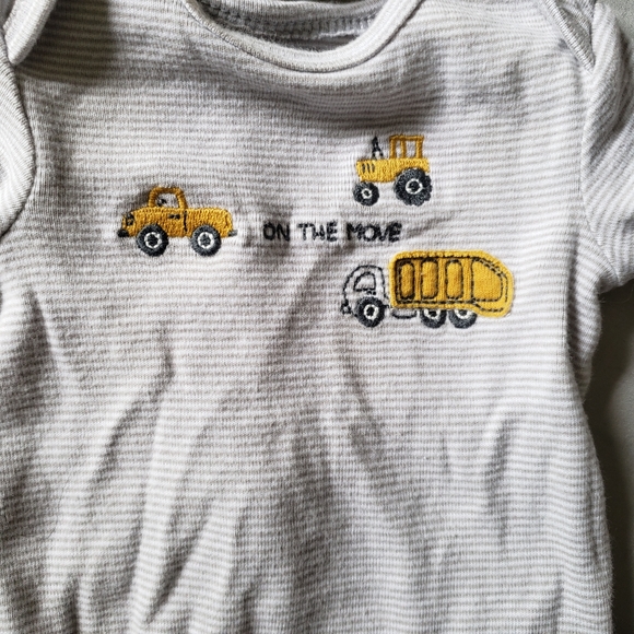 nwot! baby boy outfit - Picture 2 of 4